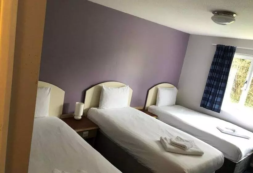 فندق Redwings Lodge Baldock