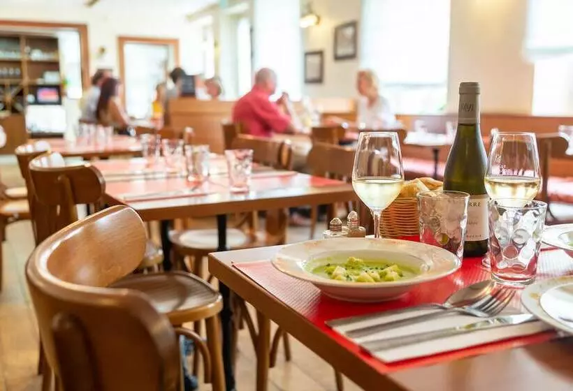 בית מלון כפרי Restaurant Famille Bourgeois  La Cote Des Monts Damnes