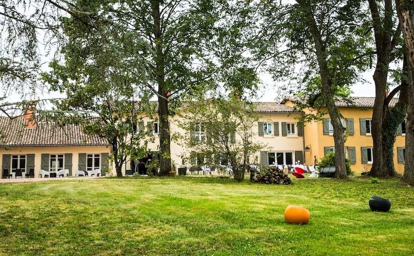 ホテル Restaurant Gastronomique La Huchette