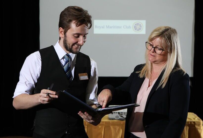 فندق Royal Maritime