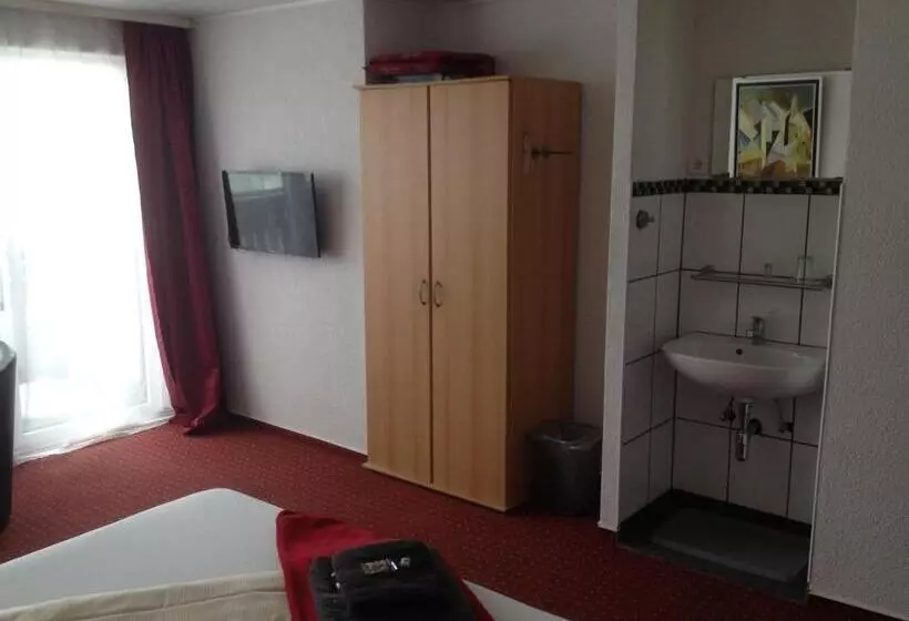 ホテル Saarland Lebach