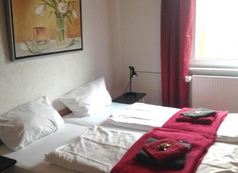 ホテル Saarland Lebach