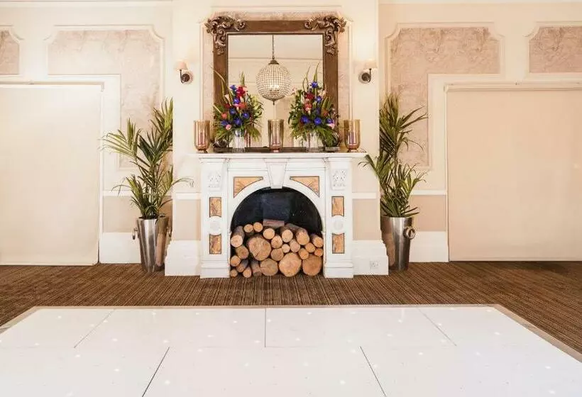 Отель St Andrews Town