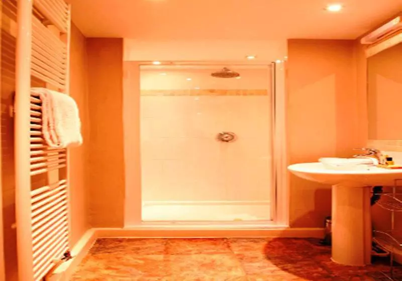 בית מלון כפרי The Cheltenham Townhouse And Apartments