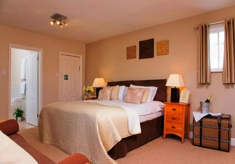 בית מלון כפרי The Cheltenham Townhouse And Apartments