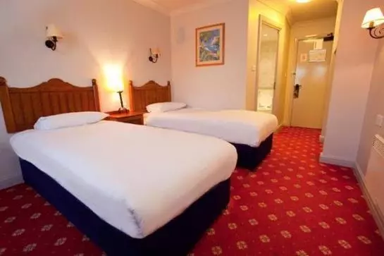 Отель Travelodge Warrington Lowton