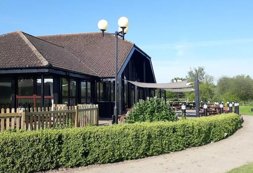 Hotelli Weald Of Kent Golf Course And