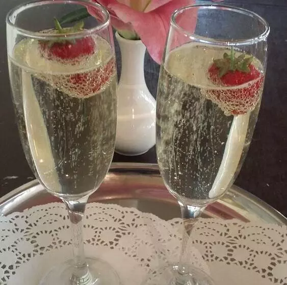 Hotelli Weald Of Kent Golf Course And