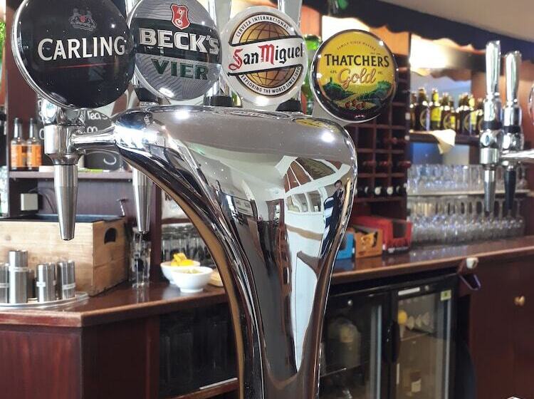 酒店 Weald Of Kent Golf Course And