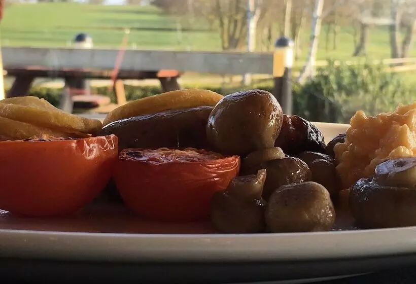 Hotelli Weald Of Kent Golf Course And