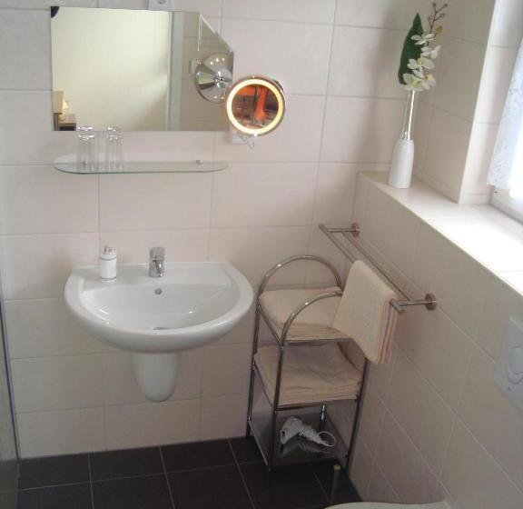 بنسيون Gasthof Goldener Hahn