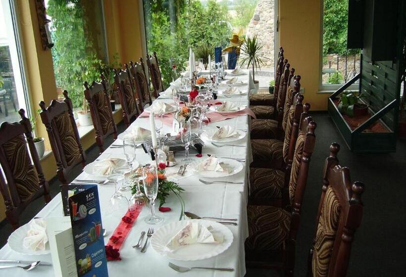 بنسيون Gasthof Goldener Hahn