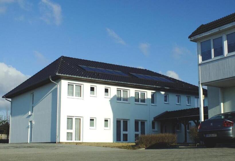 بنسيون Gasthof Goldener Hahn