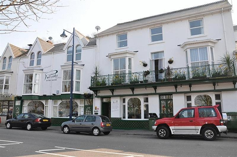 Пансион Patricks With Rooms