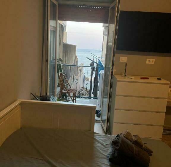 Camera Luna Fronte Mare Aci Trezza