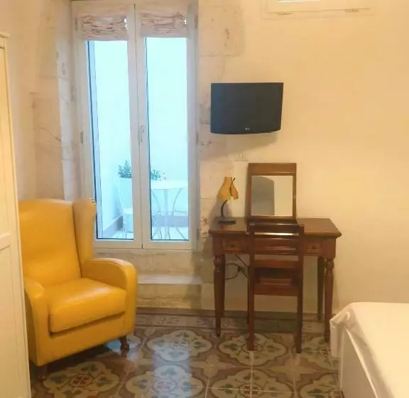 Comes 5 Home