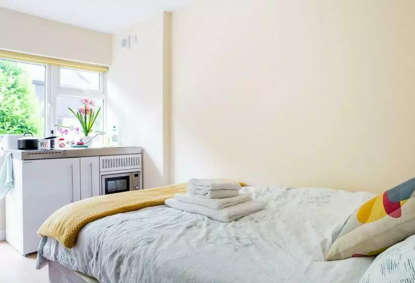 Double Ensuite In Central Forest Row