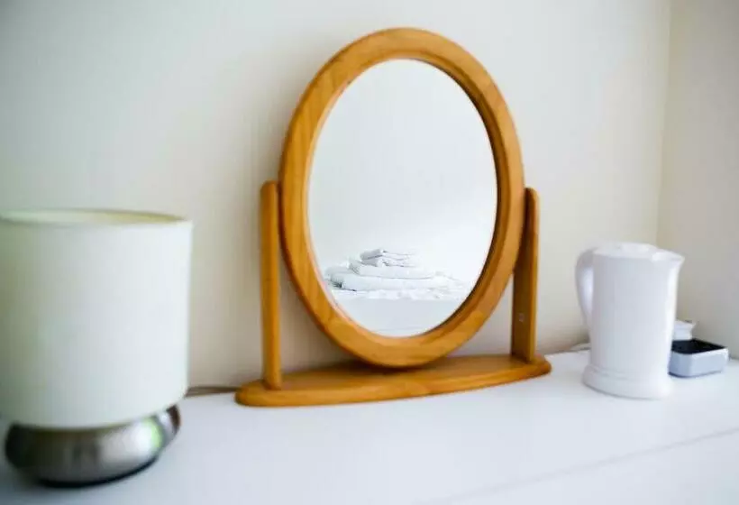 Double Ensuite In Central Forest Row