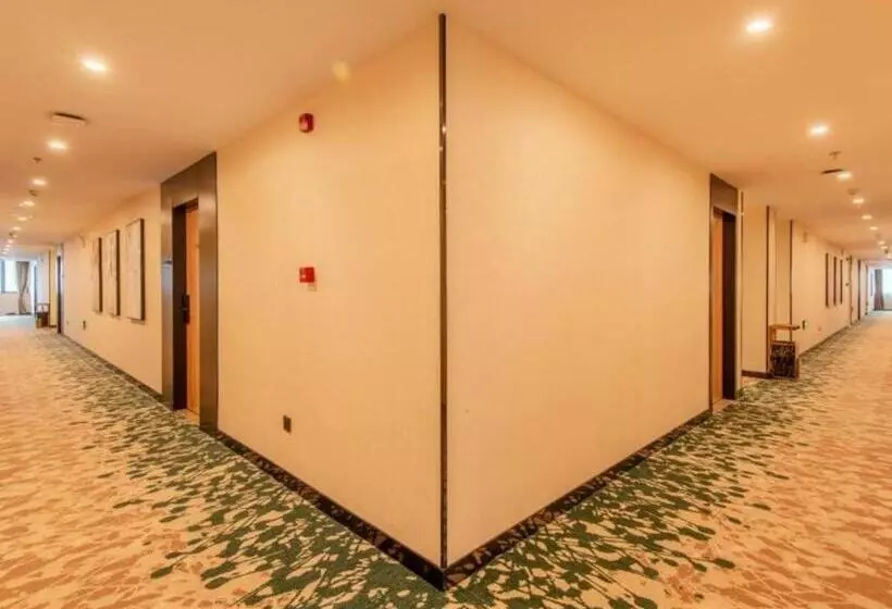 Hotelli Greentree Inn Hefei Changjiang West Road Zhenxing Road Subway Station Jiaqiao Yueshan International
