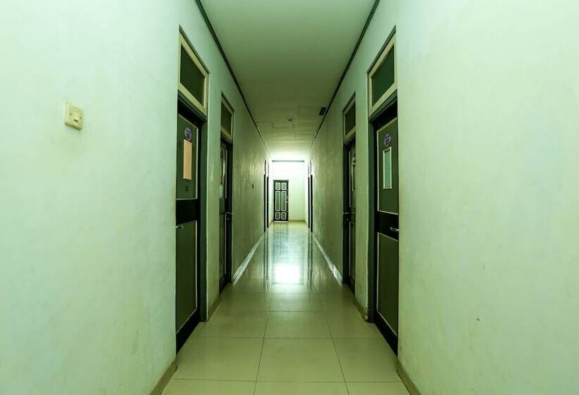 호텔 Pulau Laut Guest House By Oyo Rooms