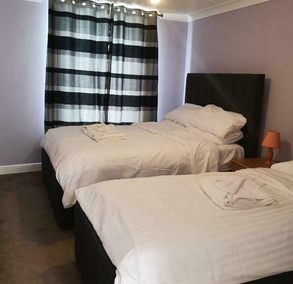 Spacious Entire Flat,1d