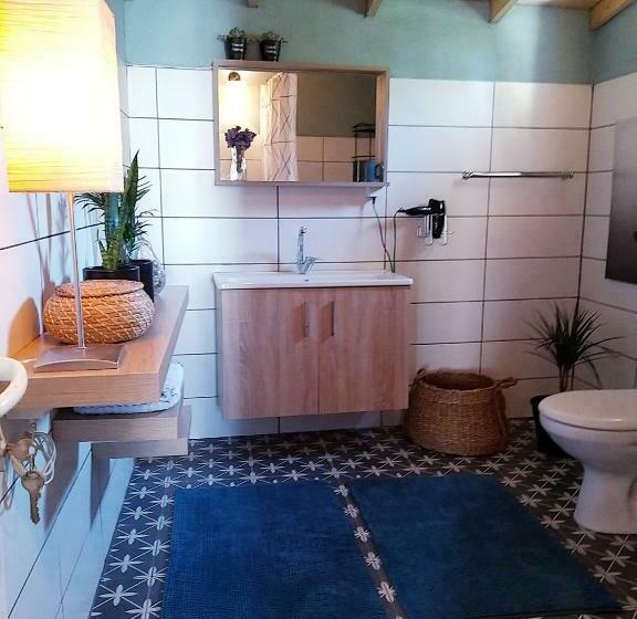 Ayvalık Merkezde Eski Taş Rumevi