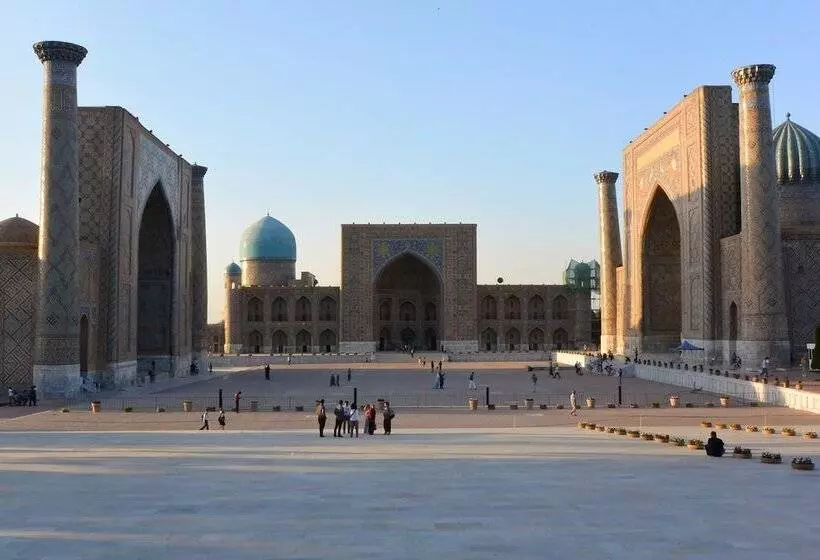 ホテル Hilton Garden Inn Samarkand