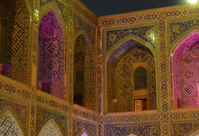 ホテル Hilton Garden Inn Samarkand