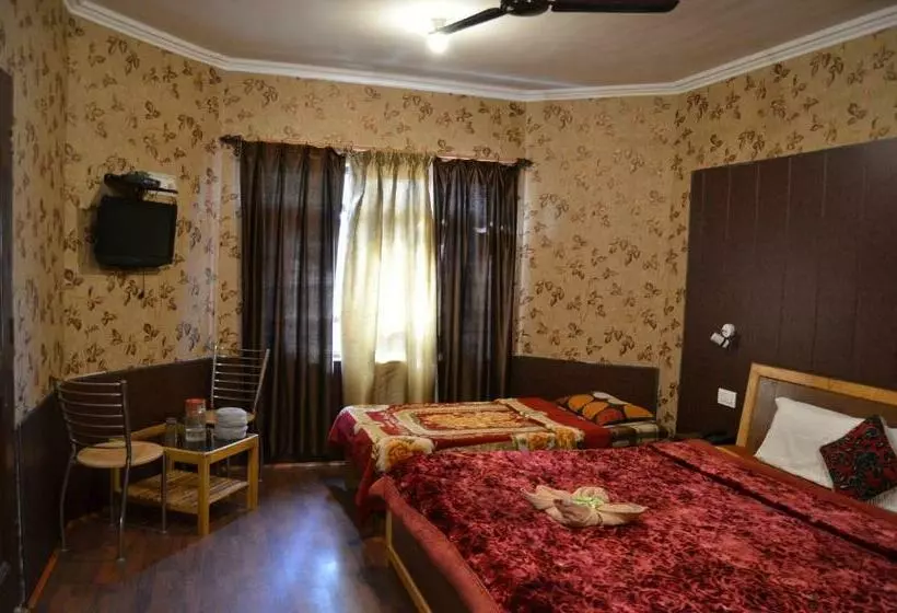 Hotelli Zoz 3s1