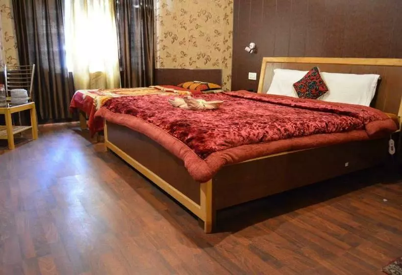 Hotelli Zoz 3s1