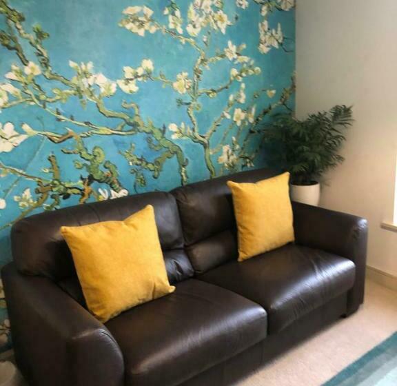 Stylish, Spacious 1 Bedroomed Maisonette In Otley