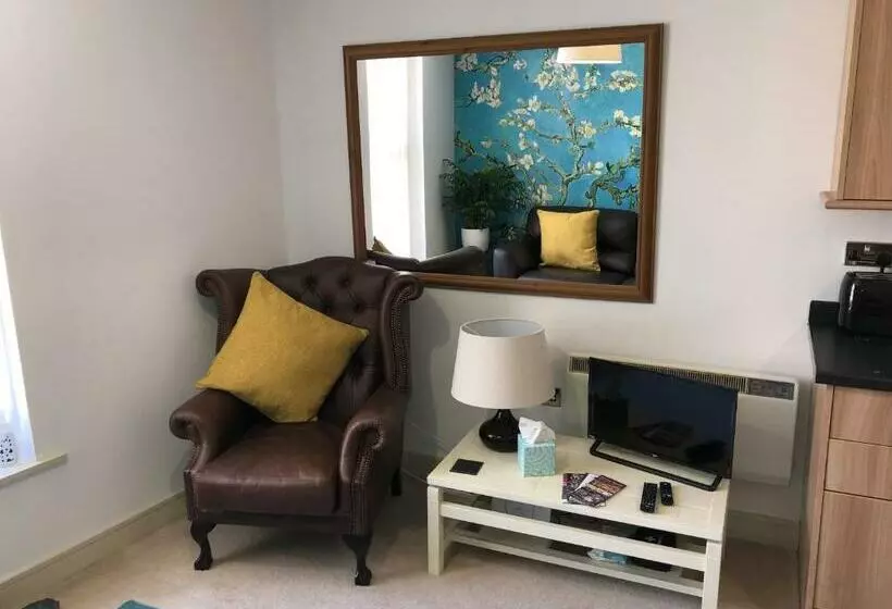 Stylish, Spacious 1 Bedroomed Maisonette In Otley