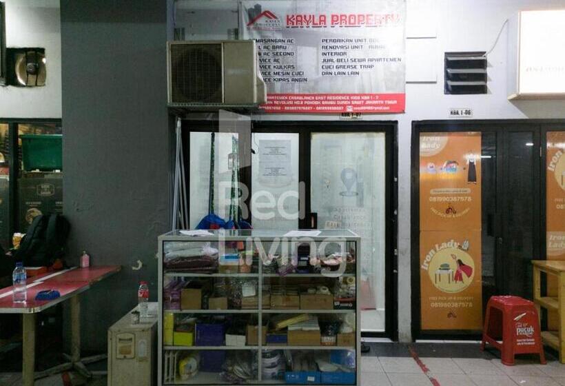 ホテル Redliving Apartemen Casablanca East Residence   Kayla Property Tower B