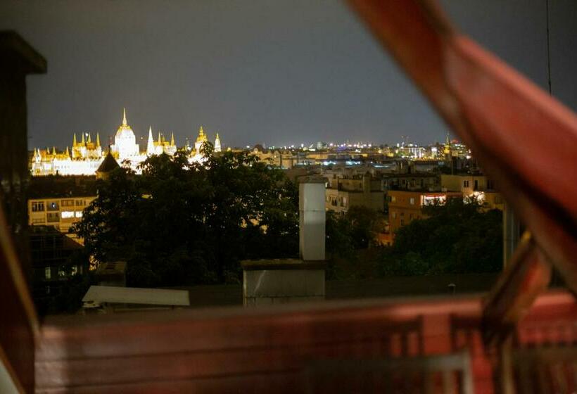 Spacious 2br Flat In The Centre With The Best View