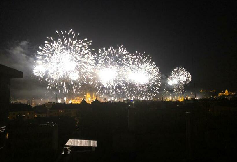 Spacious 2br Flat In The Centre With The Best View