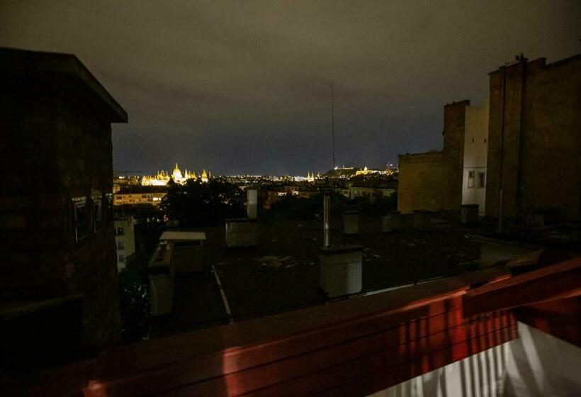 Spacious 2br Flat In The Centre With The Best View