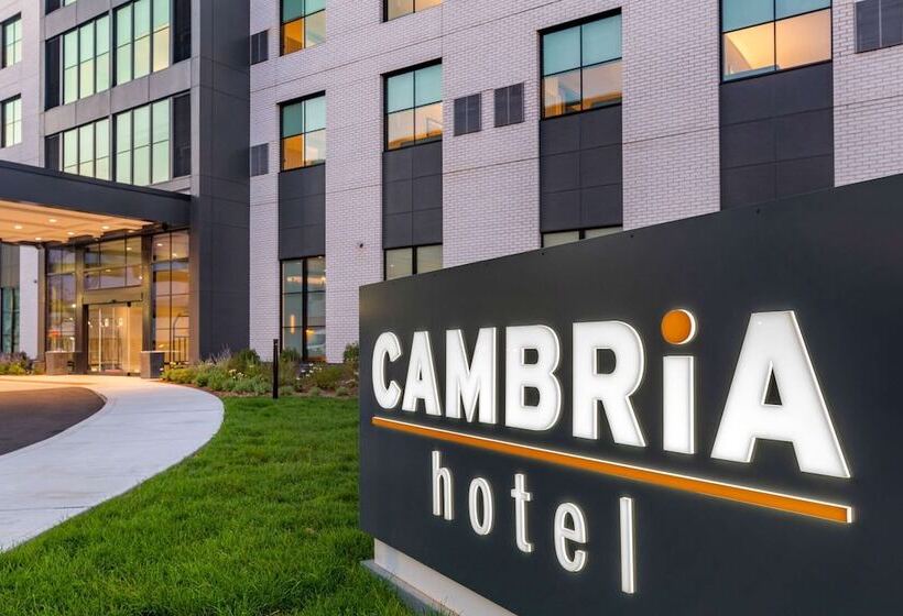 Cambria Hotel New Haven University Area