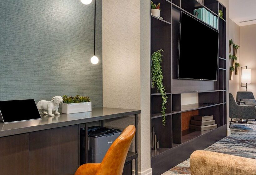 Cambria Hotel New Haven University Area