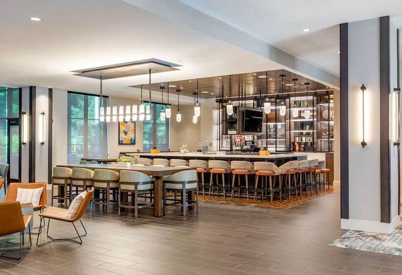 Cambria Hotel New Haven University Area