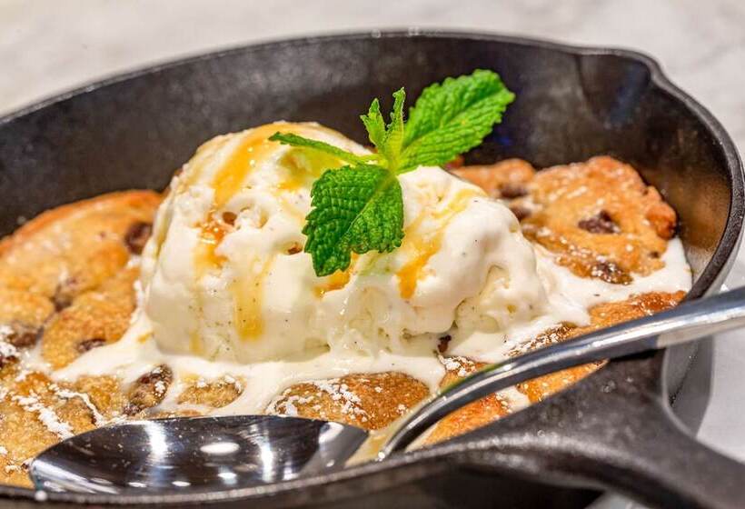 Cambria Hotel New Haven University Area