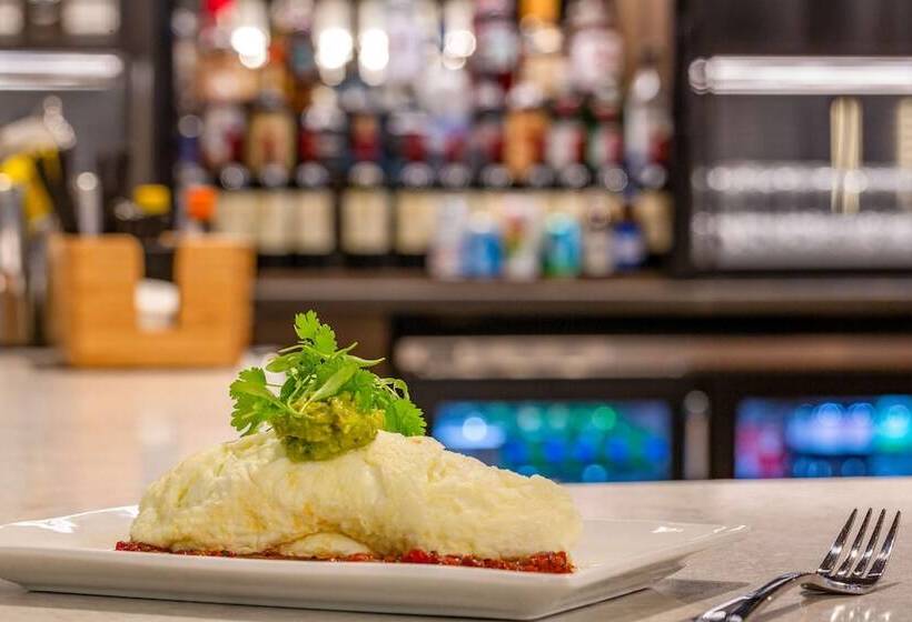 Cambria Hotel New Haven University Area