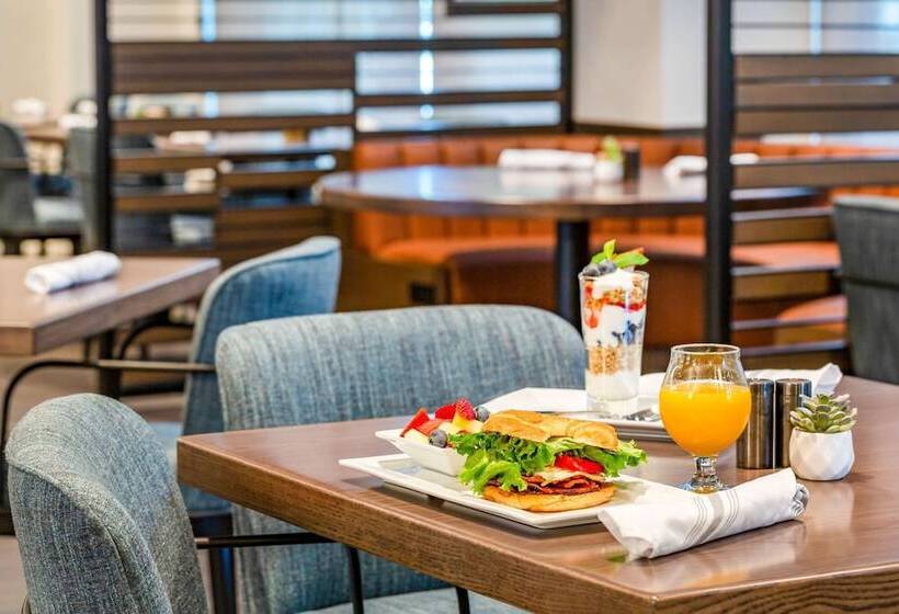 Cambria Hotel New Haven University Area