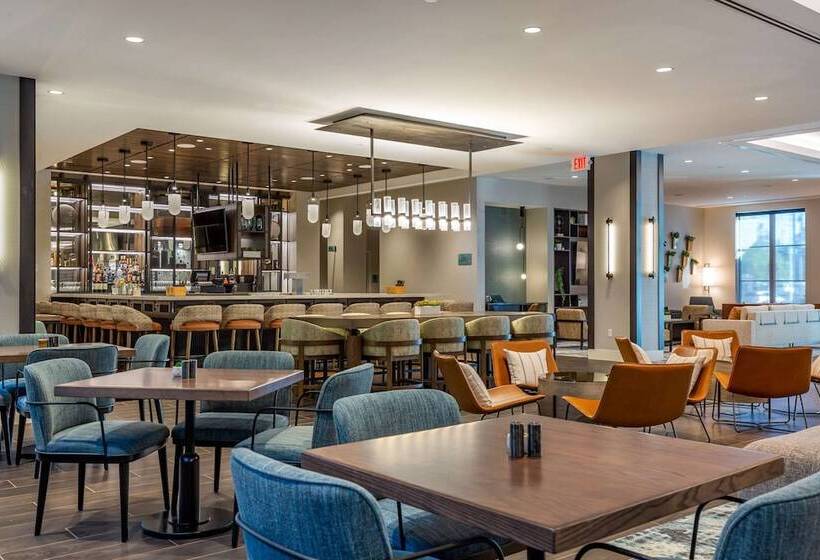 Cambria Hotel New Haven University Area