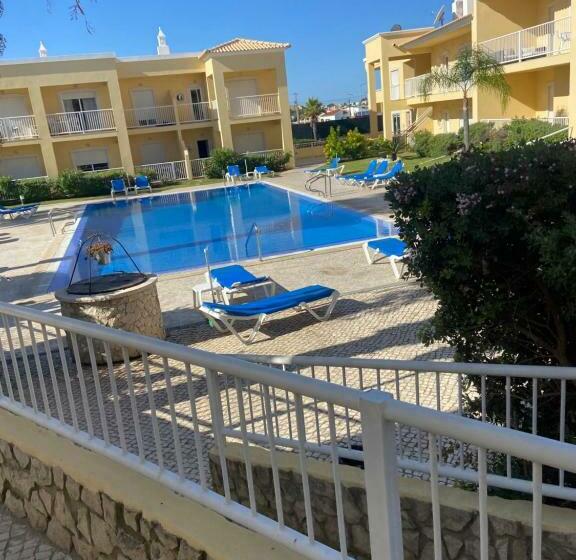 Parra Home Holidays Close To Galé Beach