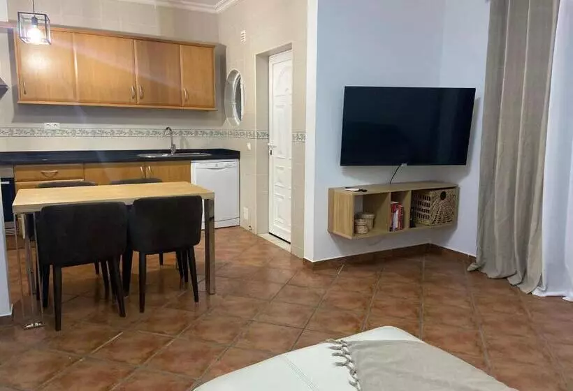 Parra Home Holidays   Close To Galé Beach