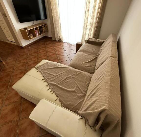 Parra Home Holidays Close To Galé Beach