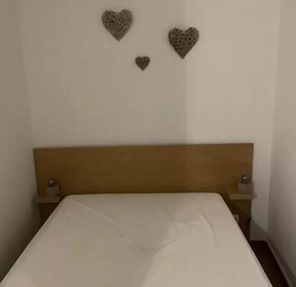 Parra Home Holidays   Close To Galé Beach