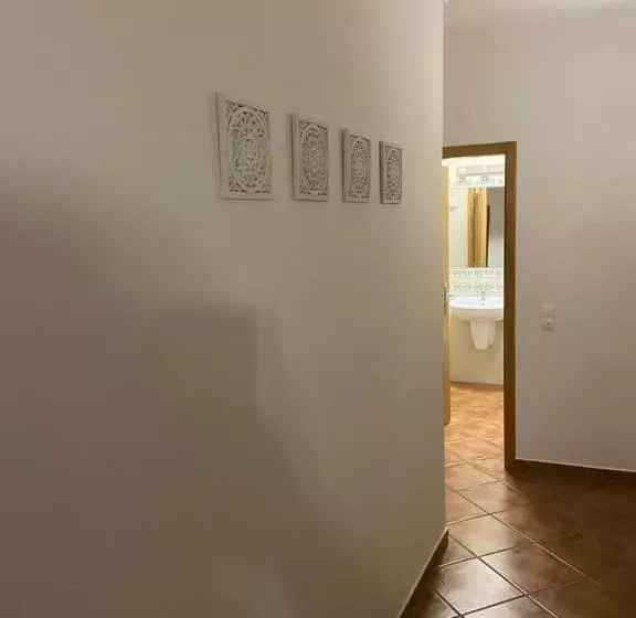 Parra Home Holidays   Close To Galé Beach