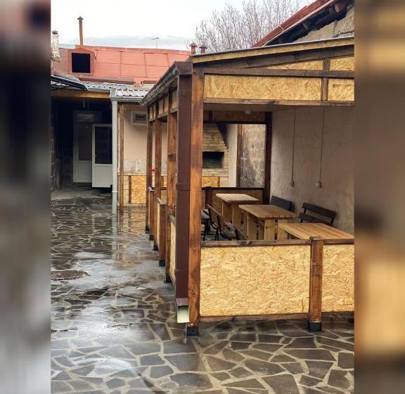 پانسیون Darbas Guest House