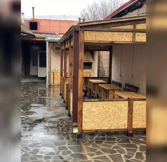 پانسیون Darbas Guest House